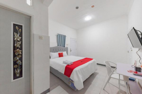 RedDoorz Syariah near Alun Alun Ciledug Cirebon